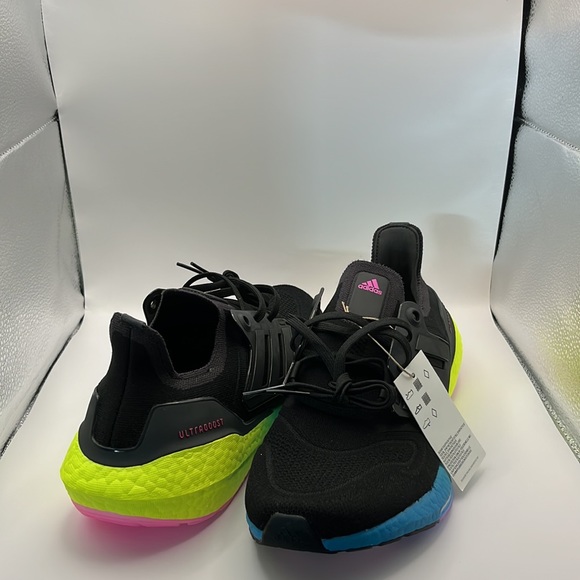 Adidas Ultraboost 22 Black Multi-Gradient - Picture 3 of 5